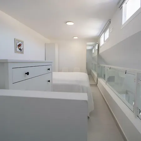 Refurbish With Terrace Apartment